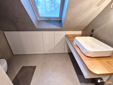 Bad und mehr | Badmöbel in Dachschräge